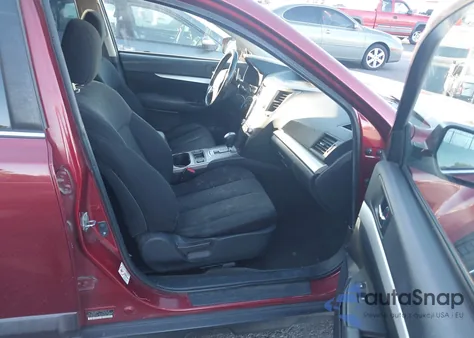 2013 Subaru Outback 2.5I Premium z USA, uszkodzony, nr VIN 4S4BRCCC4D3210042